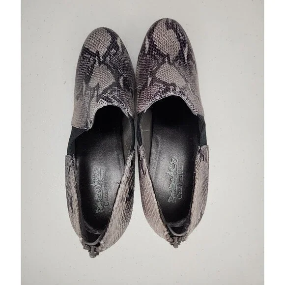 Coach And Four Heels Pumps Gray Python Print Shoe Zip Close Women's Size 8.5 - Picture 5 of 8